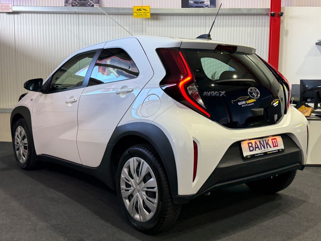 Toyota AYGO (X) 2022 г. Белый, пробег 57040 км