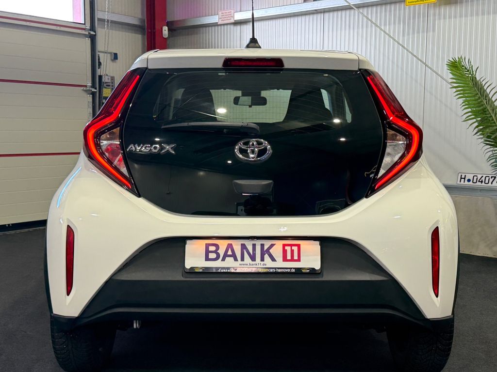 Toyota AYGO (X) 2022 г. Белый, пробег 57040 км
