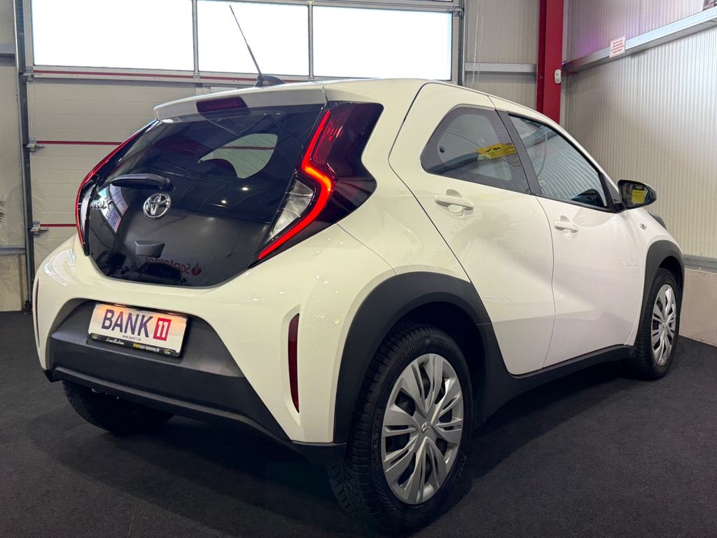 Toyota AYGO (X) 2022 г. Белый, пробег 57040 км