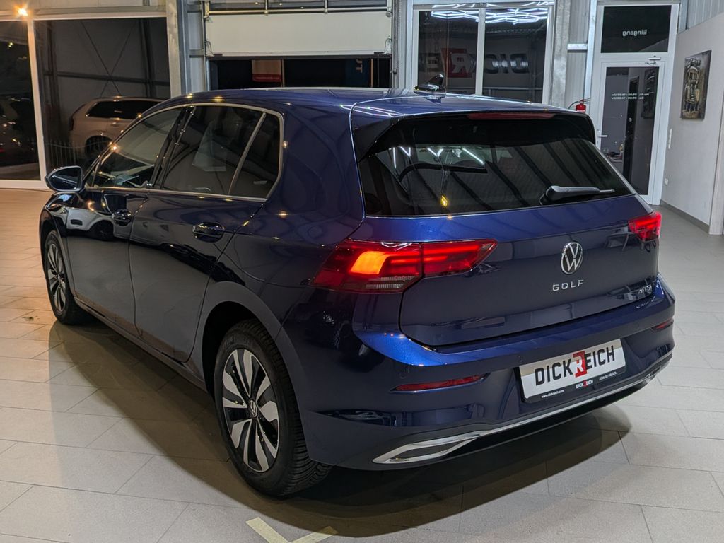 Volkswagen Golf 2024 г. Синий, пробег 9185 км