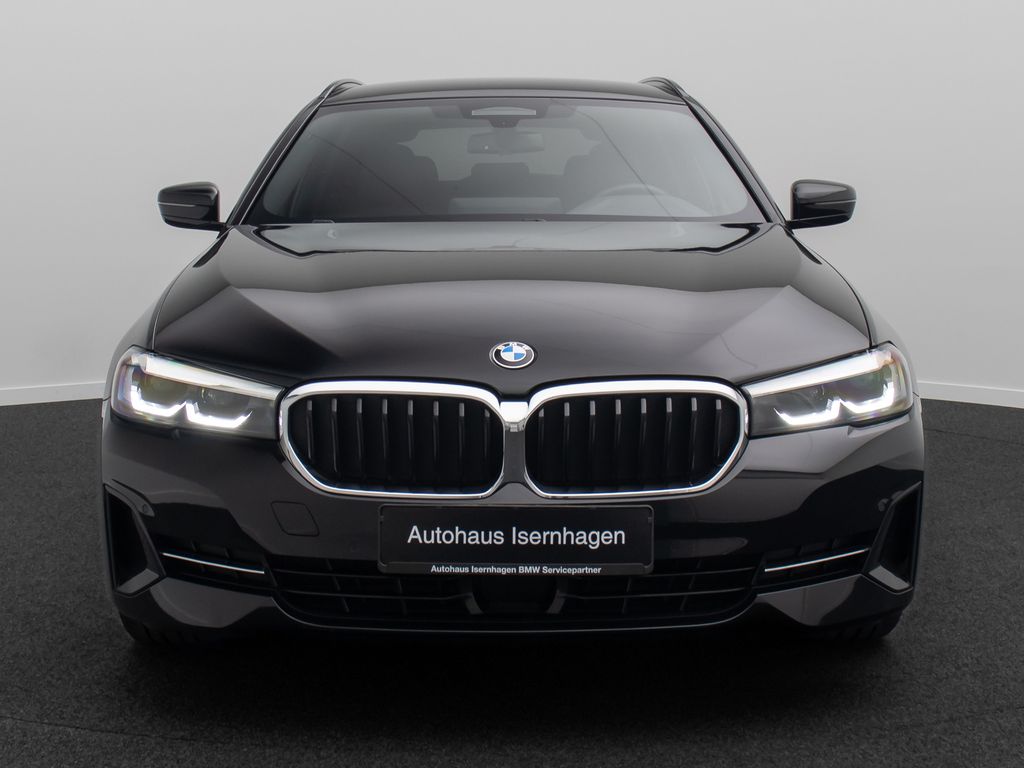 BMW 520 2023 г. Чёрный, пробег 59870 км