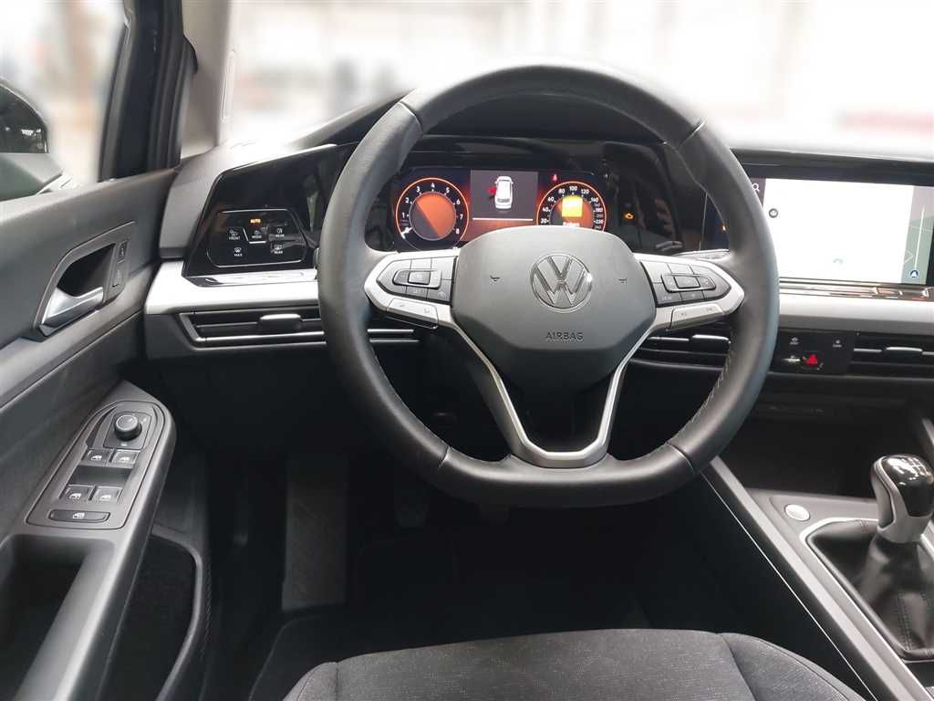 Volkswagen Golf 2024 г. Чёрный, пробег 20667 км