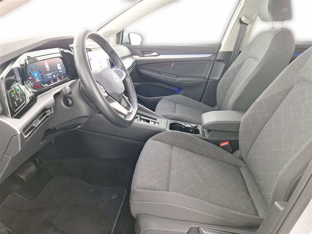 Volkswagen Golf 2024 г. Серебристый, пробег 36932 км