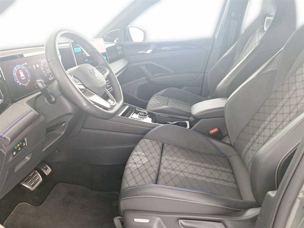Volkswagen Tiguan 2025 г. Зелёный, пробег 37984 км