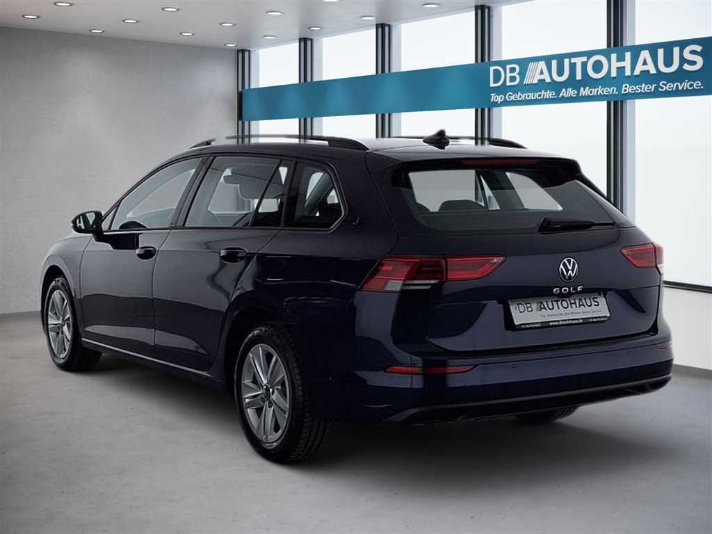 Volkswagen Golf 2024 г. Синий, пробег 23685 км
