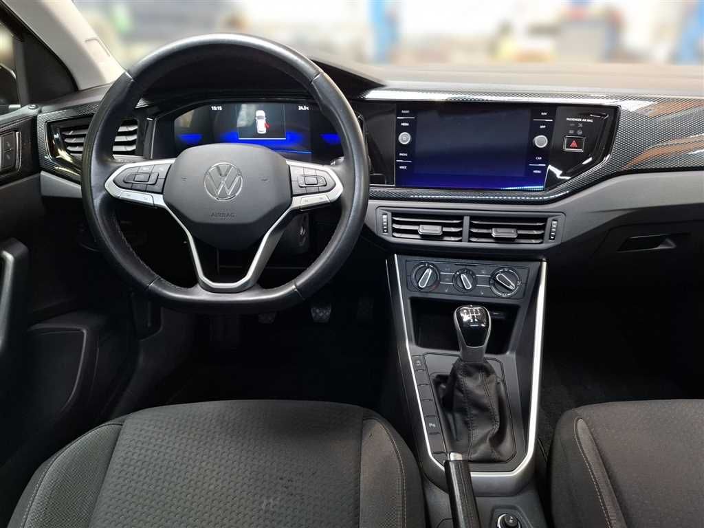 Volkswagen Polo 2024 г. Чёрный, пробег 40589 км
