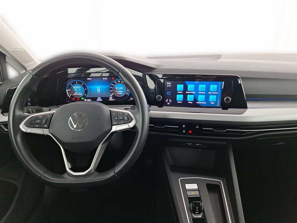 Volkswagen Golf 2023 г. Синий, пробег 47843 км