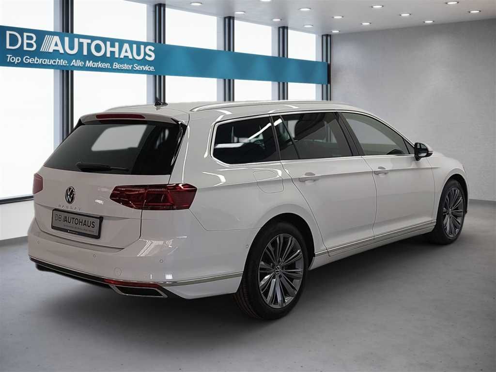 Volkswagen PASSAT VARIANT 2023 г. Белый, пробег 56466 км