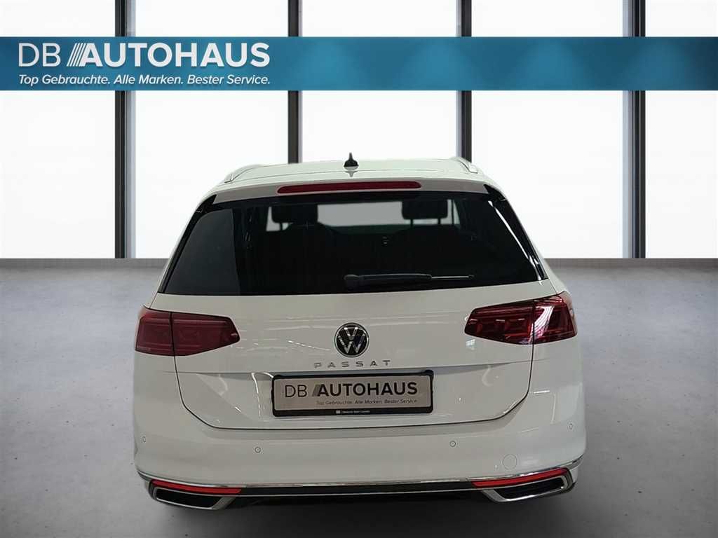 Volkswagen PASSAT VARIANT 2023 г. Белый, пробег 56466 км