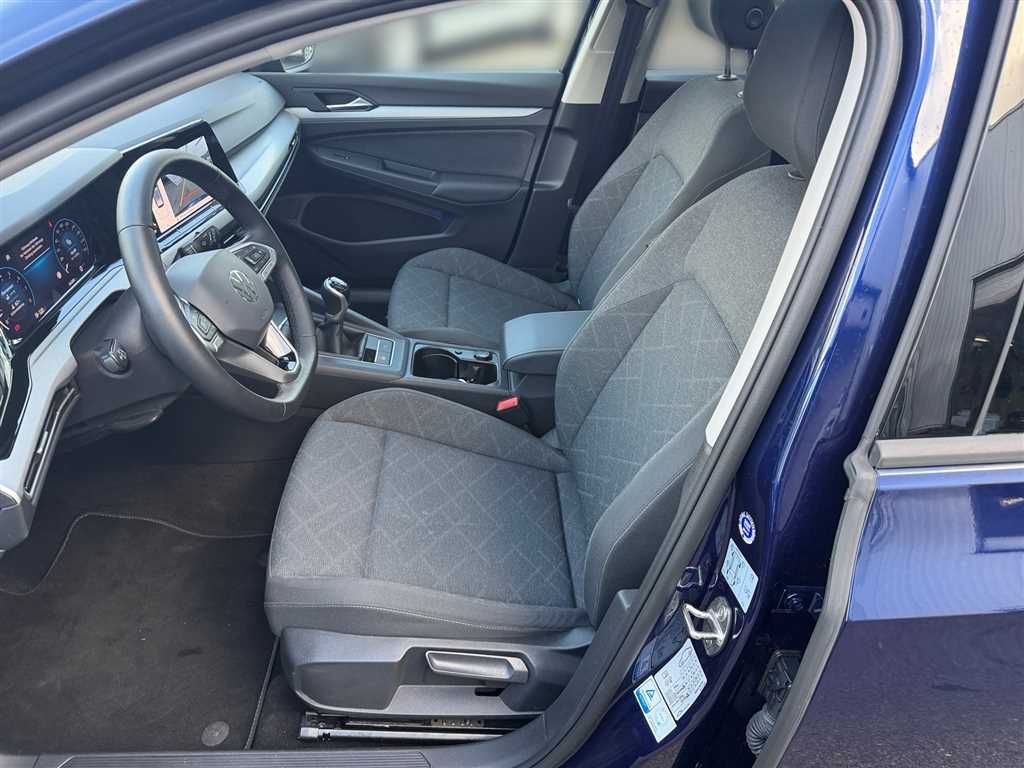 Volkswagen Golf 2024 г. Синий, пробег 26383 км