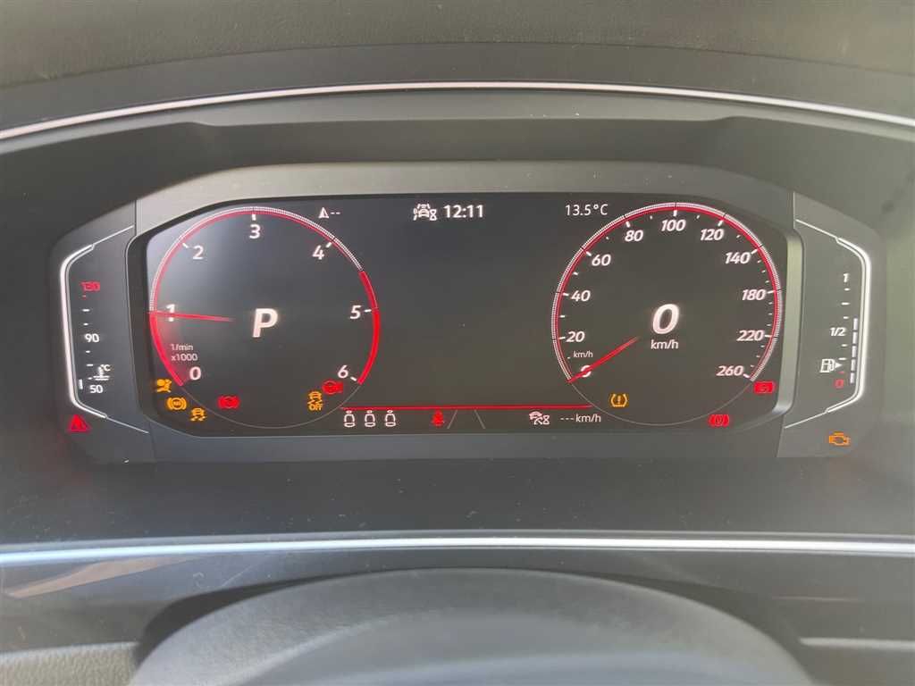 Volkswagen Tiguan 2024 г. Серый, пробег 51045 км
