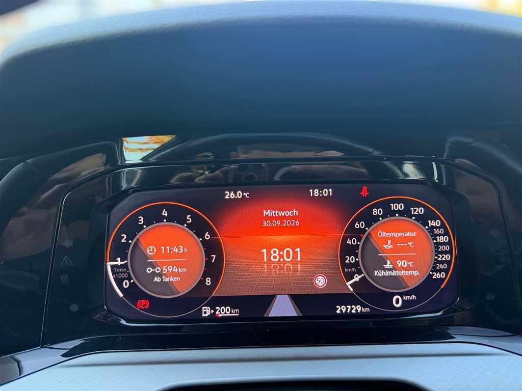 Volkswagen Golf 2024 г. Серебристый, пробег 29726 км