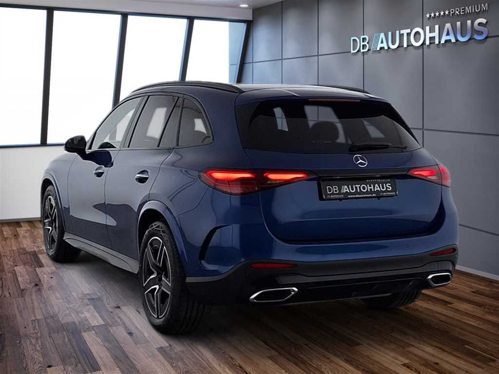 Mercedes-Benz GLC 300 2025 г. Синий, пробег 10040 км