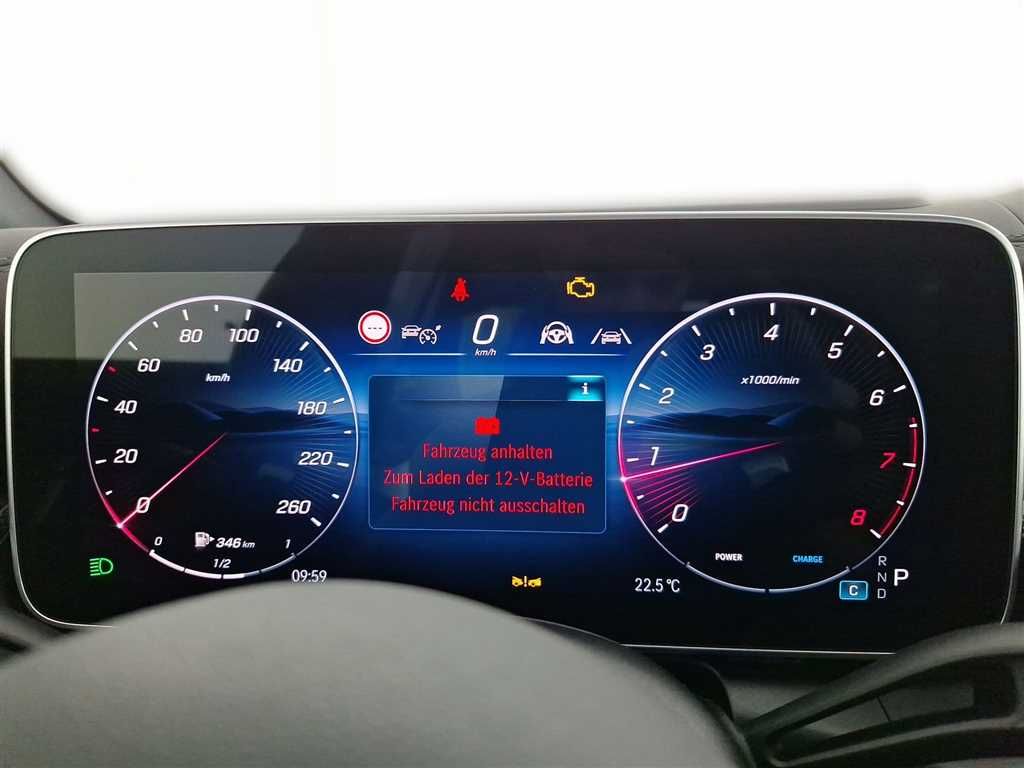 Mercedes-Benz GLC 300 2025 г. Синий, пробег 10040 км