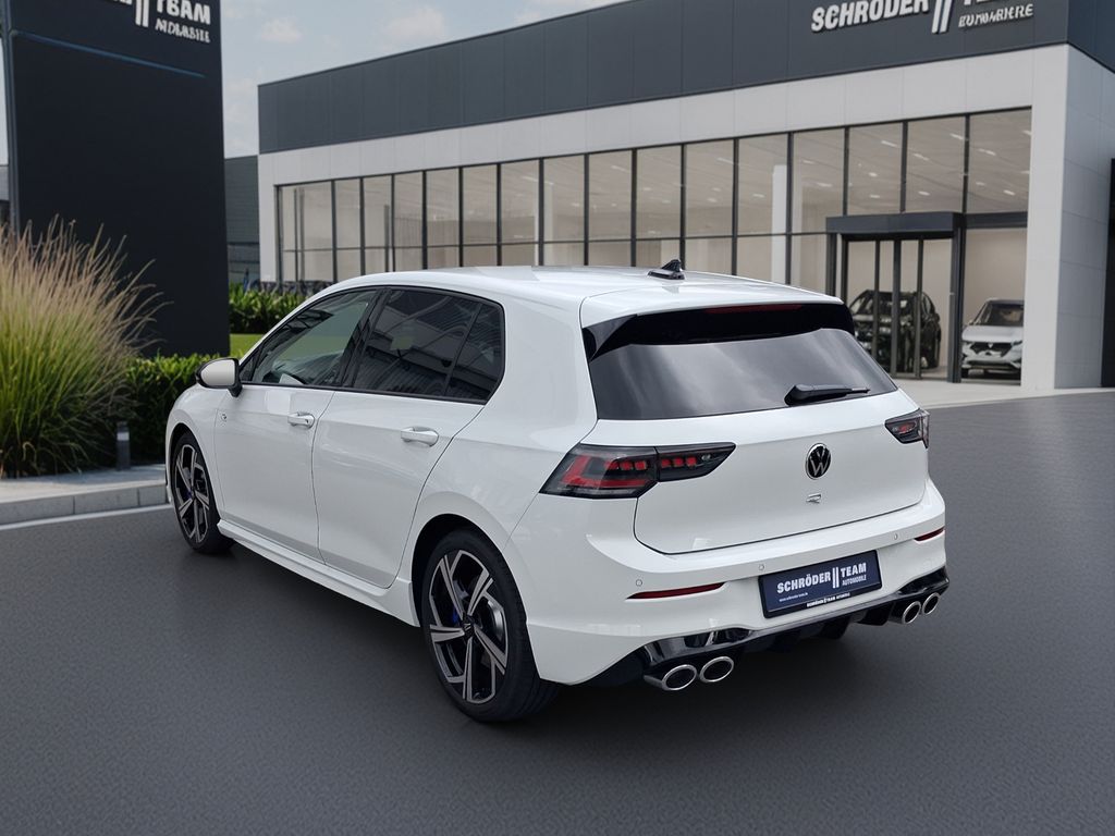 Volkswagen Golf 2026 г. Белый, пробег 25 км