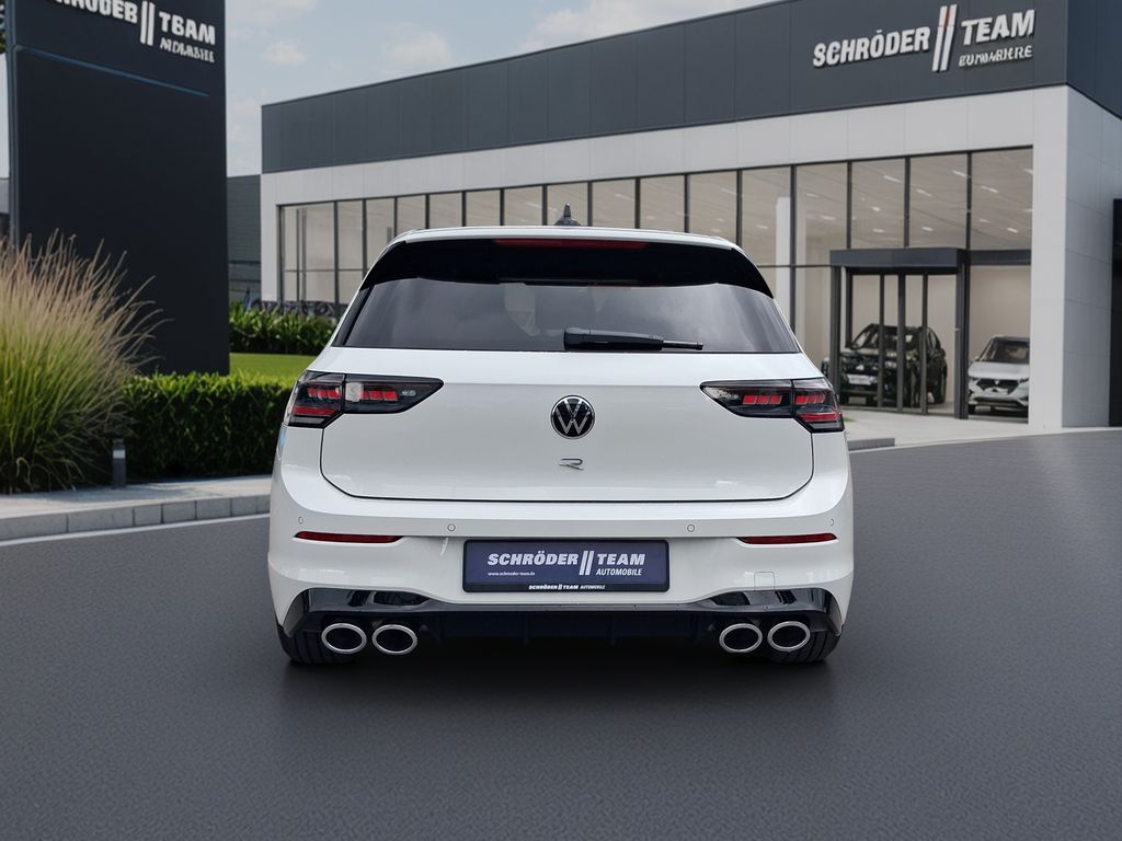 Volkswagen Golf 2026 г. Белый, пробег 25 км