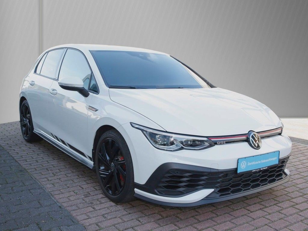 Volkswagen Golf 2023 г. Белый, пробег 43950 км