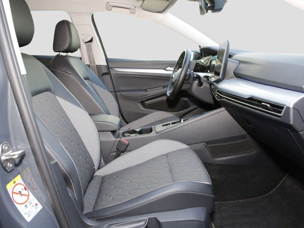 Volkswagen Golf 2025 г. Серый, пробег 25430 км