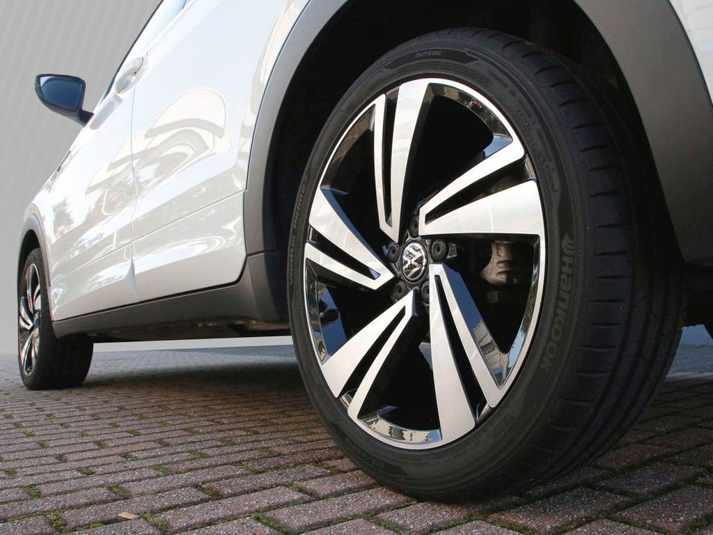 Volkswagen T-Cross 2023 г. Белый, пробег 32020 км