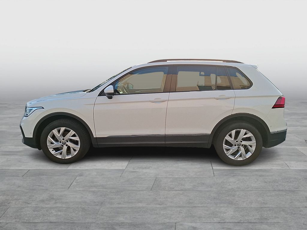 Volkswagen Tiguan 2023 г. Белый, пробег 56000 км