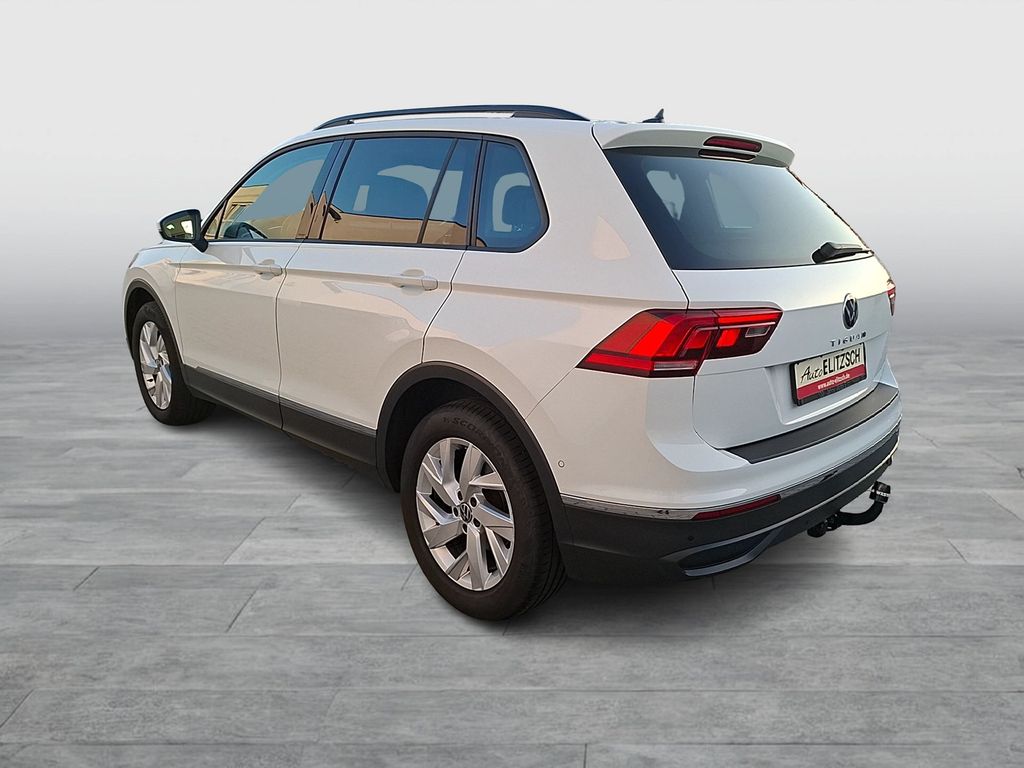 Volkswagen Tiguan 2023 г. Белый, пробег 56000 км