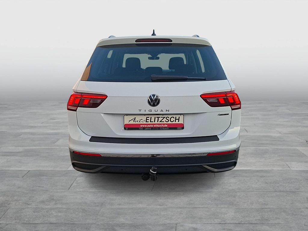 Volkswagen Tiguan 2023 г. Белый, пробег 56000 км