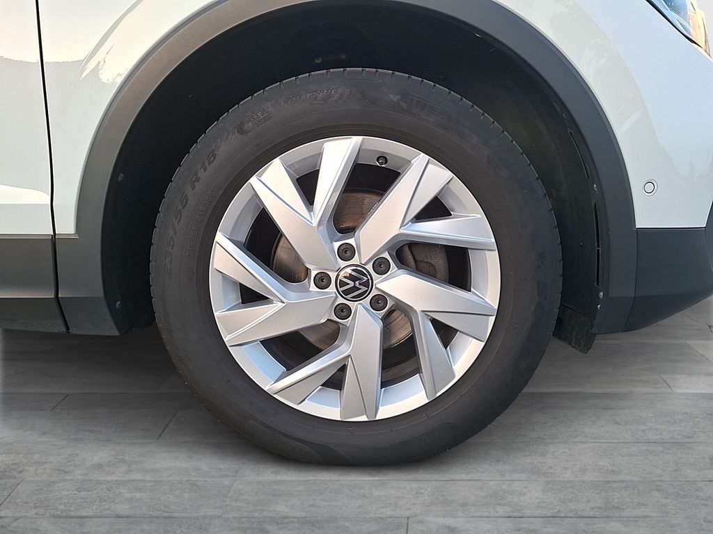 Volkswagen Tiguan 2023 г. Белый, пробег 56000 км
