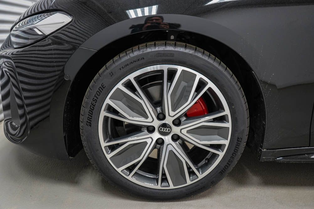 Audi A5 2026 г. Чёрный, пробег 20 км