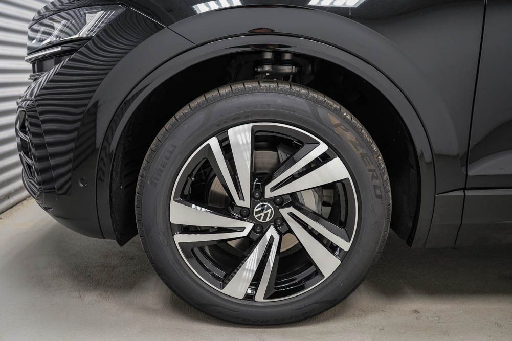Volkswagen Touareg 2026 г. Чёрный, пробег 20 км