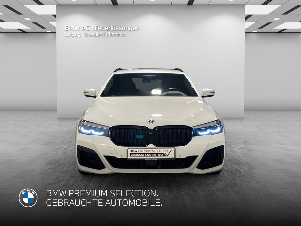 BMW 520 2022 г. Белый, пробег 54881 км