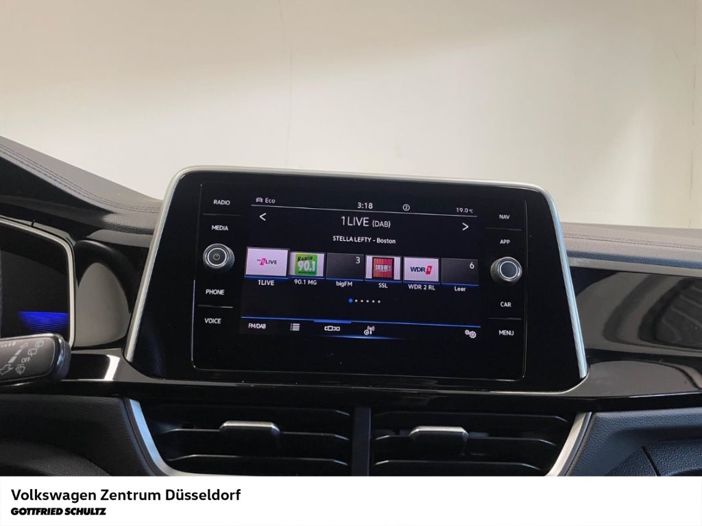 Volkswagen T-Roc 2023 г. Белый, пробег 33819 км