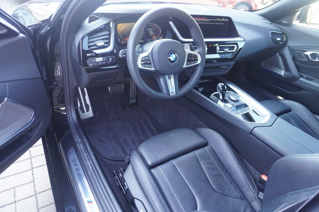 BMW Z4 2025 г. Чёрный, пробег 15600 км
