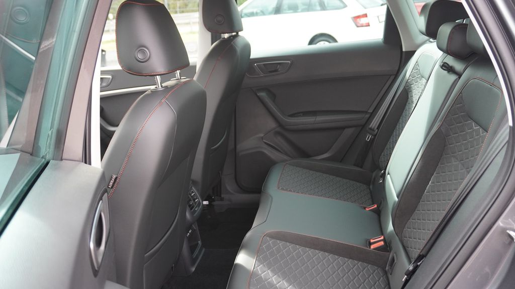 SEAT Ateca 2022 г. Серый, пробег 36784 км