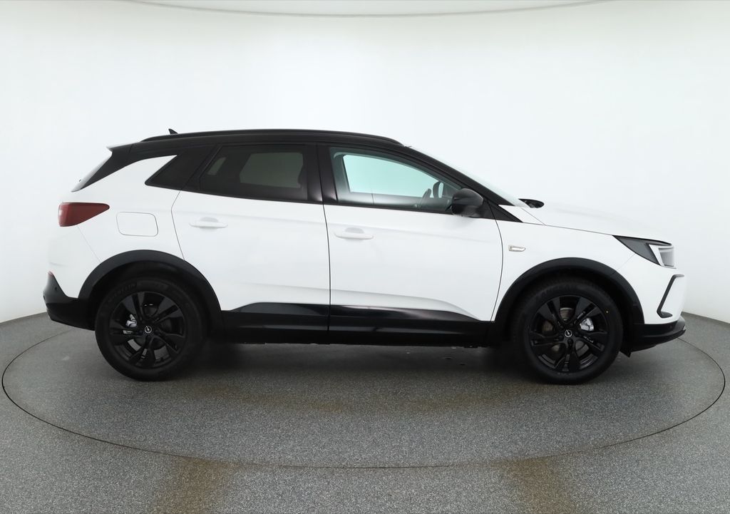Opel GRANDLAND (X) 2023 г. Белый, пробег 39727 км