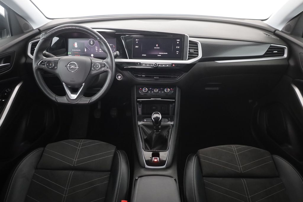 Opel GRANDLAND (X) 2023 г. Белый, пробег 39727 км