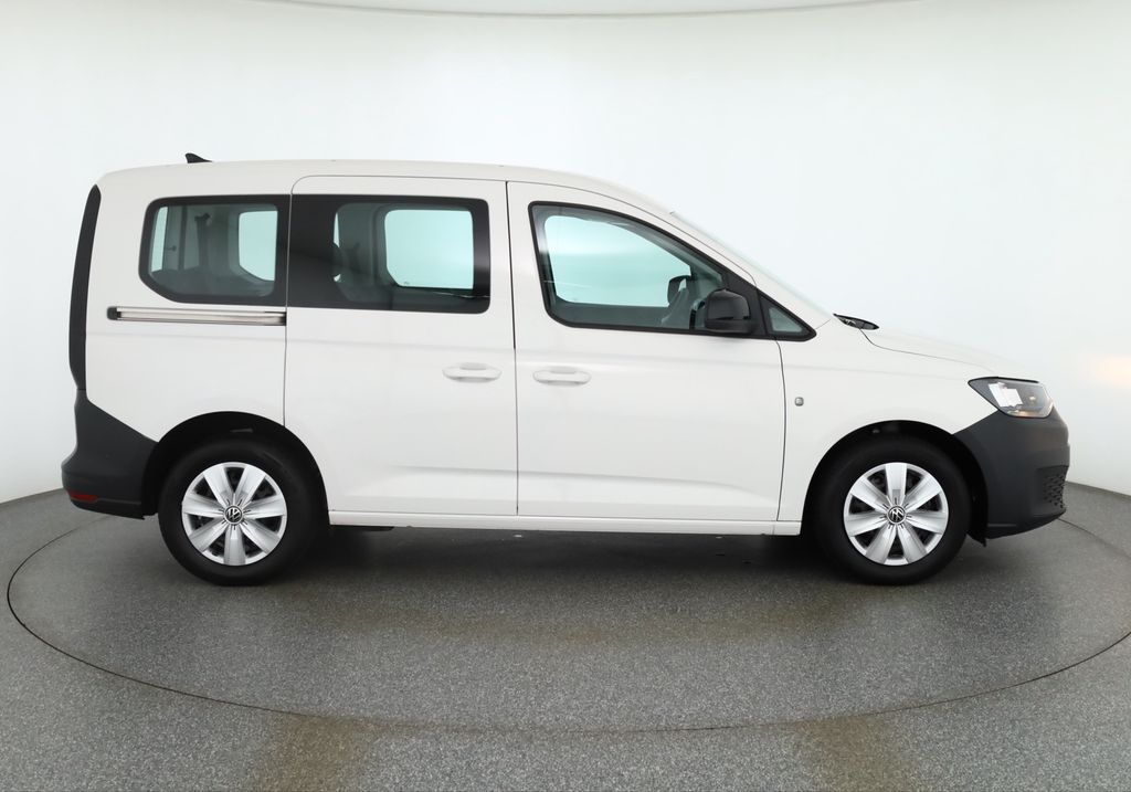 Volkswagen Caddy 2022 г. Белый, пробег 32150 км