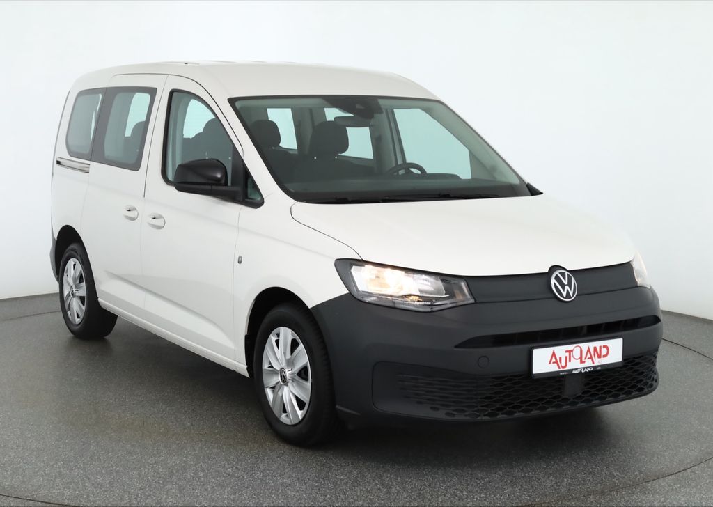 Volkswagen Caddy 2022 г. Белый, пробег 32150 км