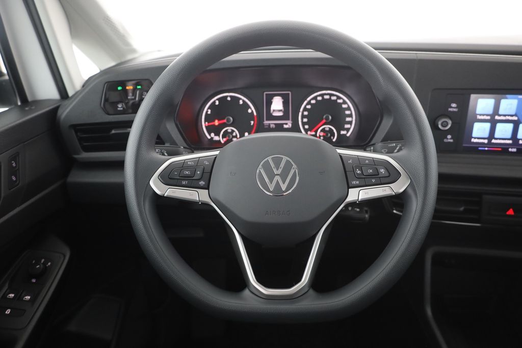 Volkswagen Caddy 2022 г. Белый, пробег 32150 км