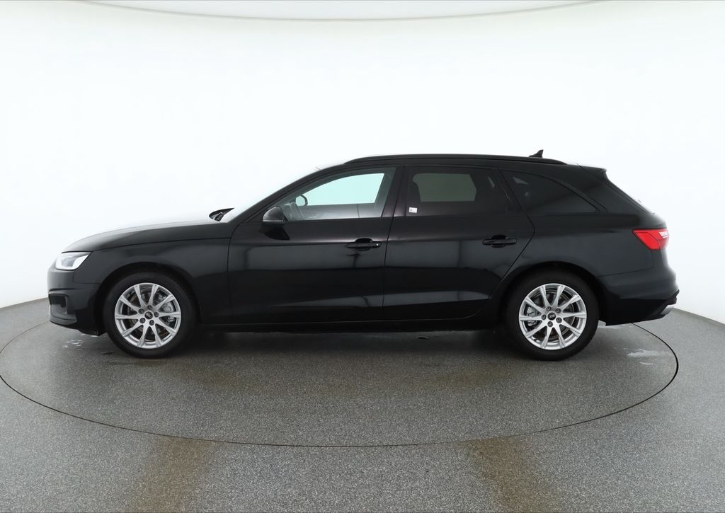 Audi A4 2022 г. Чёрный, пробег 54423 км