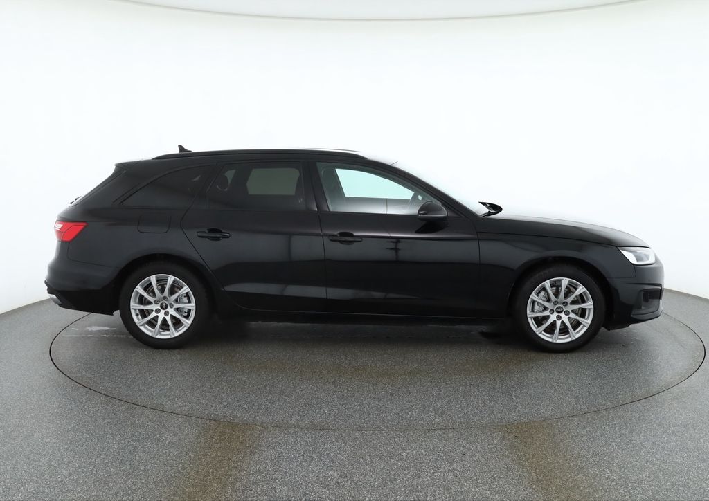 Audi A4 2022 г. Чёрный, пробег 54423 км
