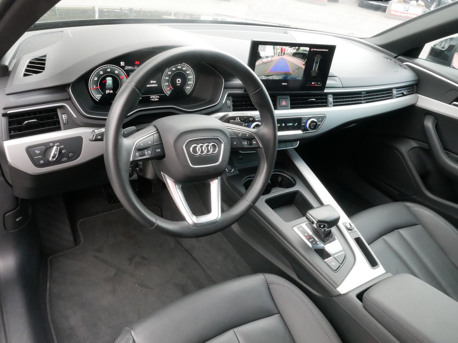 Audi A4 2022 г. Чёрный, пробег 41735 км