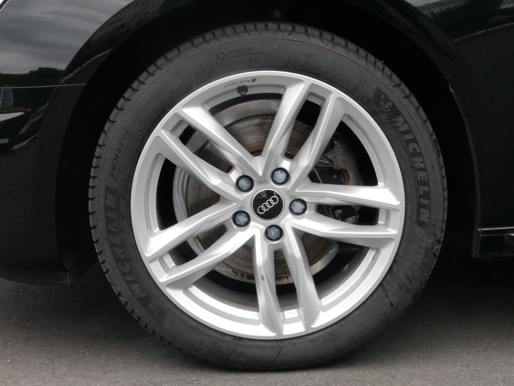 Audi A4 2022 г. Чёрный, пробег 41735 км