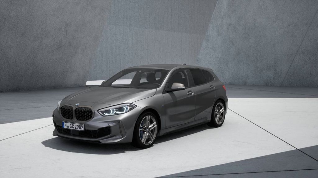 BMW M135 2023 г. Серый, пробег 37062 км