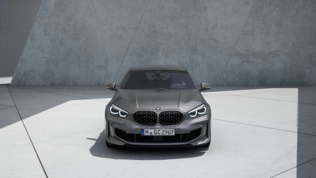 BMW M135 2023 г. Серый, пробег 37062 км