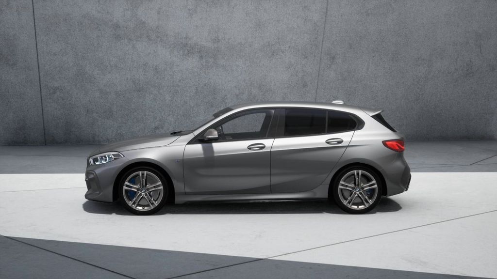 BMW M135 2023 г. Серый, пробег 37062 км