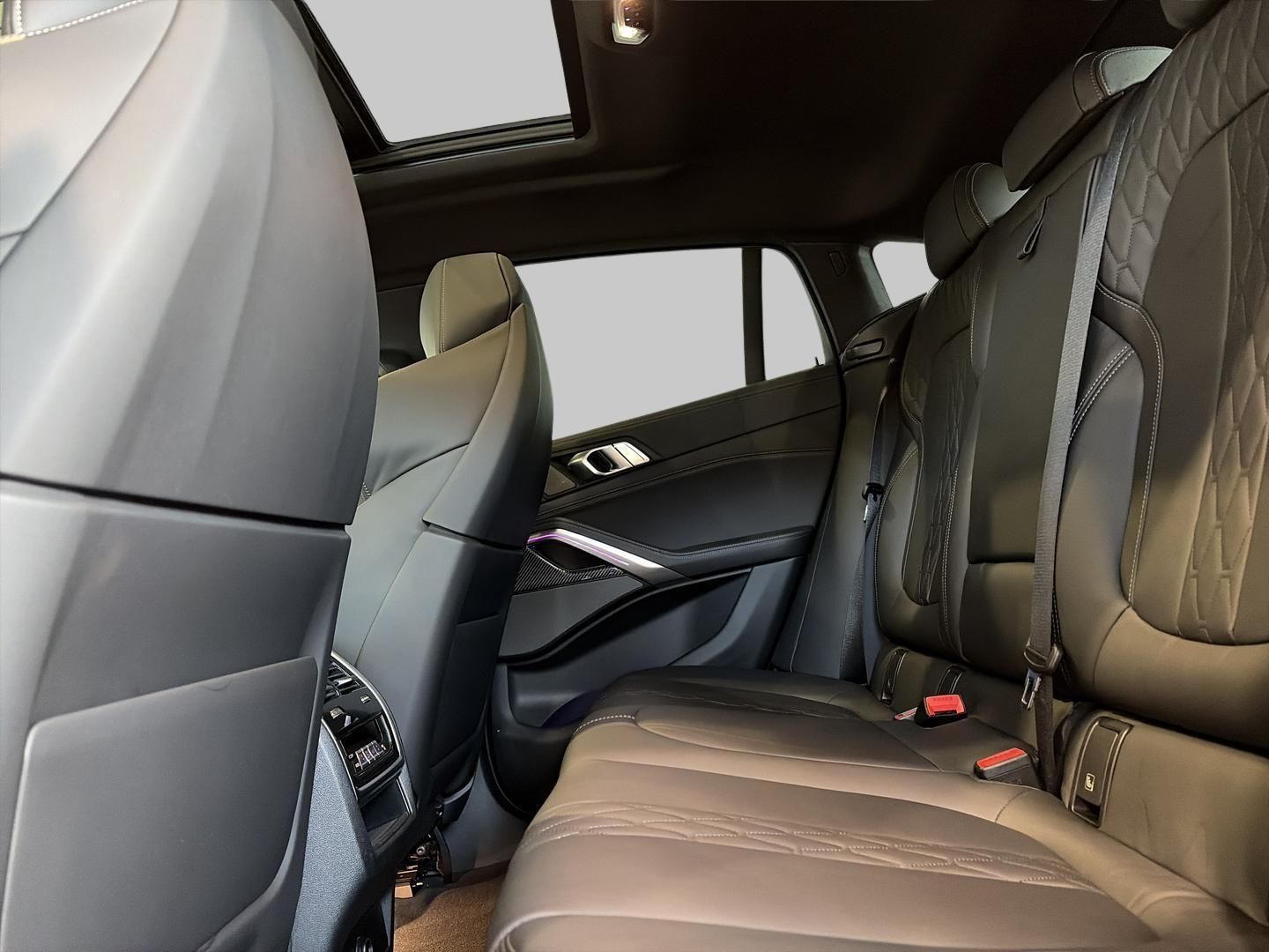 BMW X6 2022 г. Чёрный, пробег 37730 км