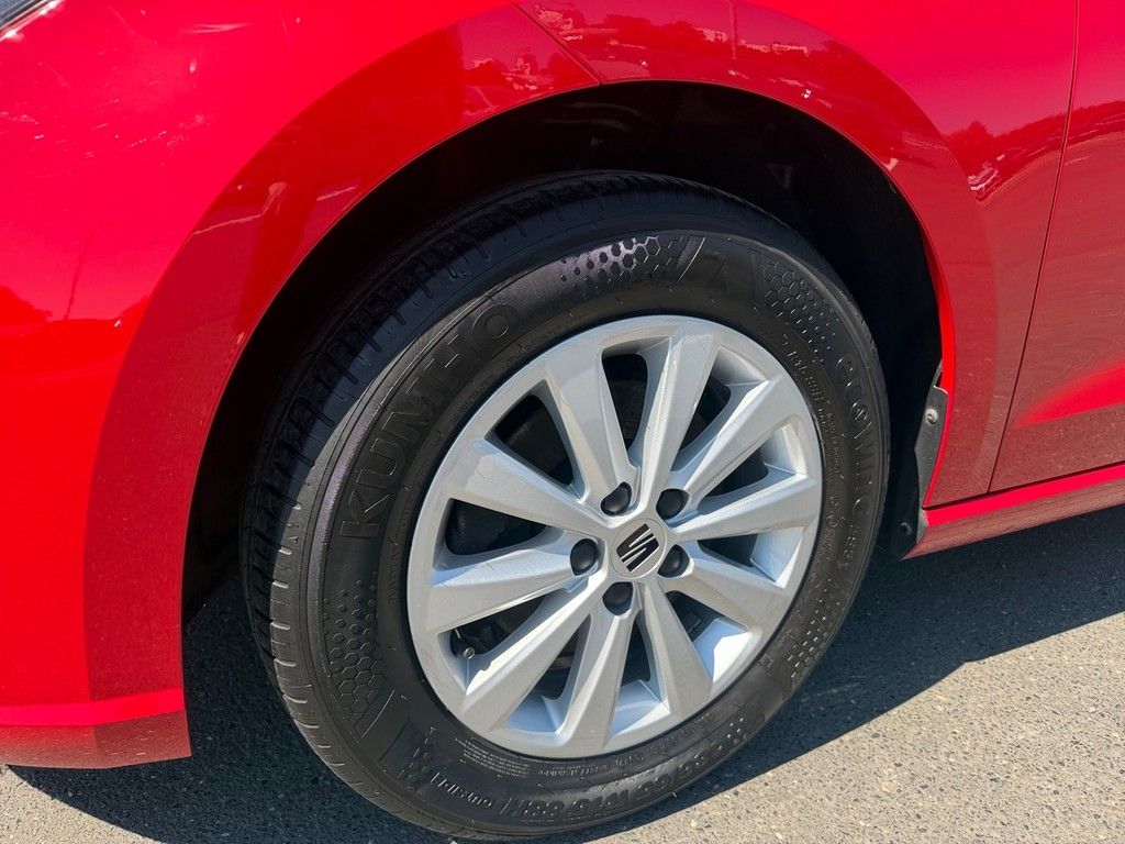 SEAT Ibiza 2023 г. Красный, пробег 55854 км