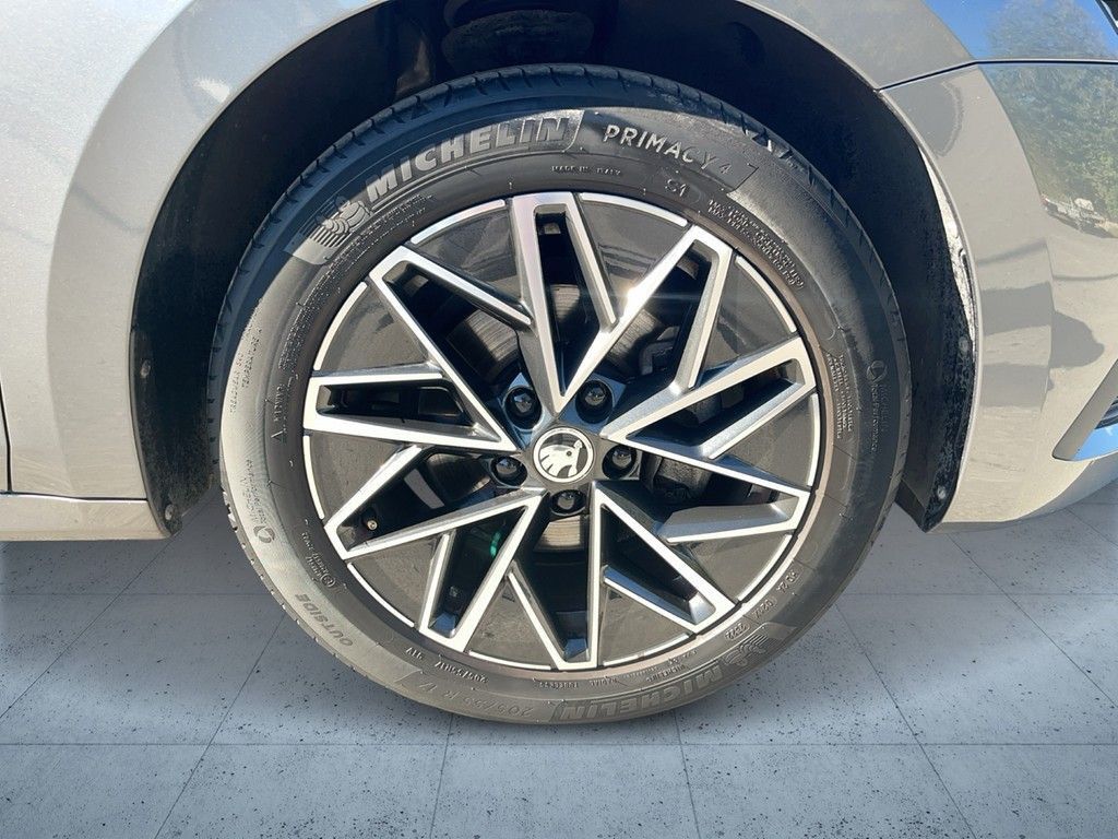 Skoda Octavia 2022 г. Серый, пробег 48400 км