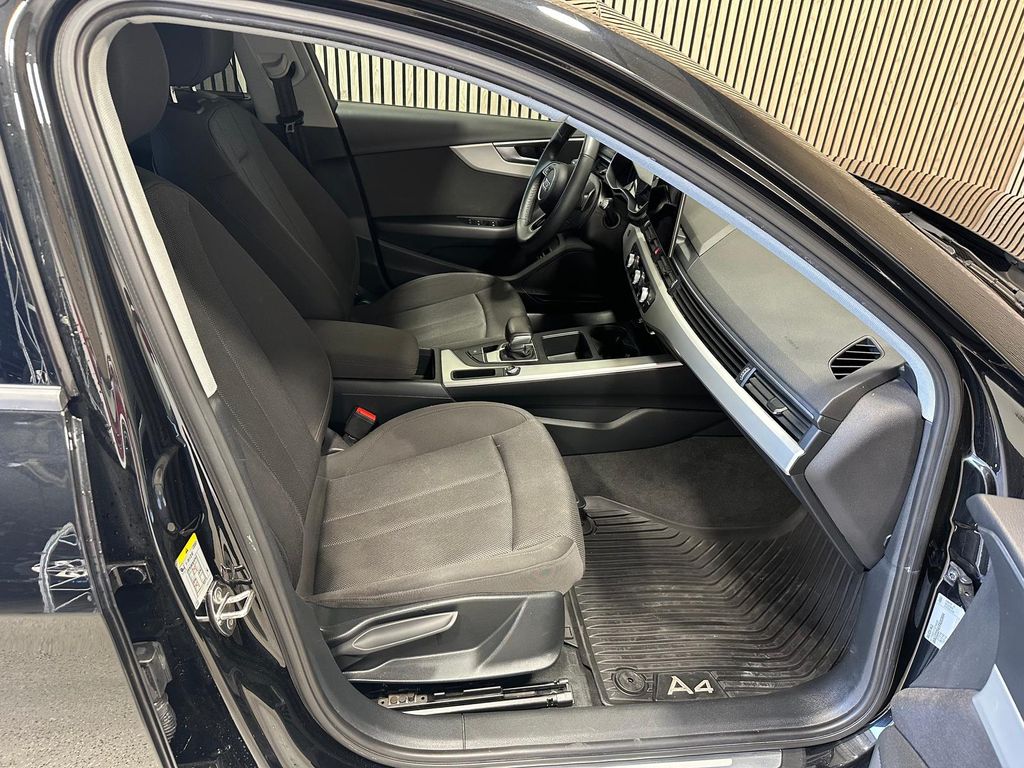 Audi A4 2022 г. Чёрный, пробег 50930 км