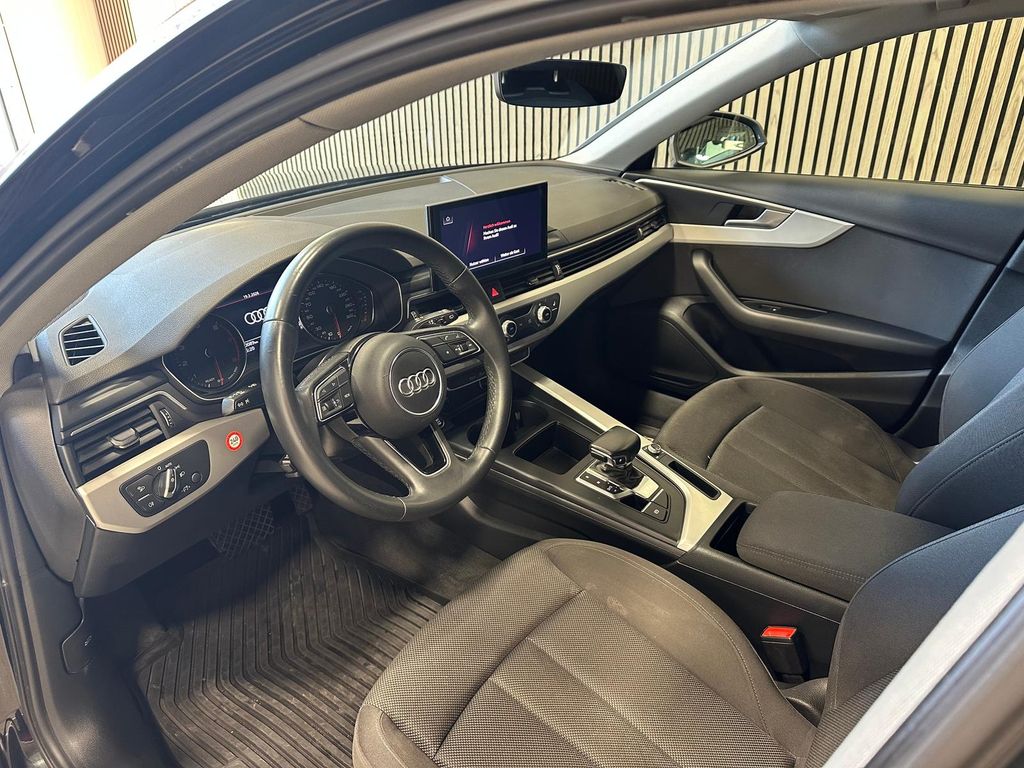 Audi A4 2022 г. Чёрный, пробег 48490 км